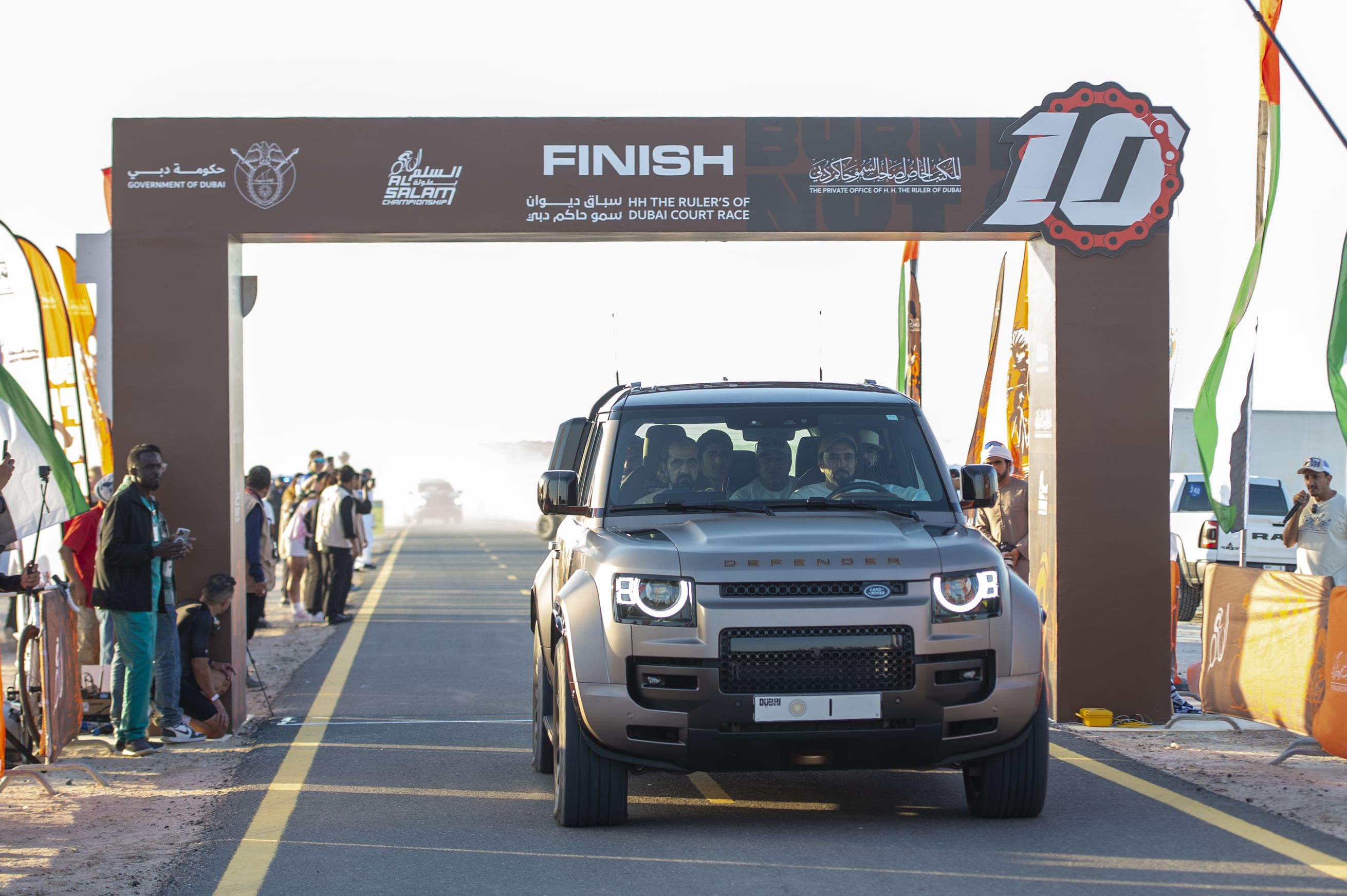 محمد بن راشد يشهد تتويج أليساندرو بورجو بطلاً لسباق «ديوان سموّ حاكم دبي» في النسخة العاشرة