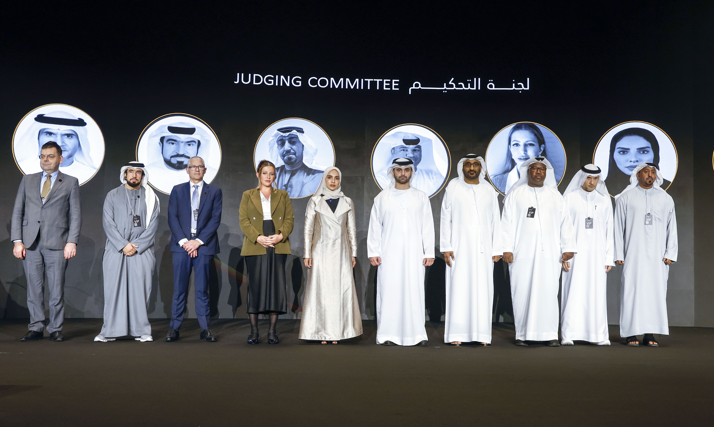 منصور بن محمد يكرّم الفائزين بجائزة الاحتراف والتميّز الأمني في دورتها الثالثة بدبي