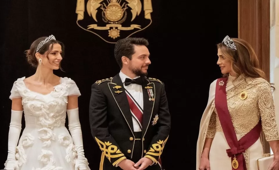 الملكة رانيا تهنئ الأمير حسين بعيد ميلاده وتعبر عن أمنياتها له بدور الأب المثالي