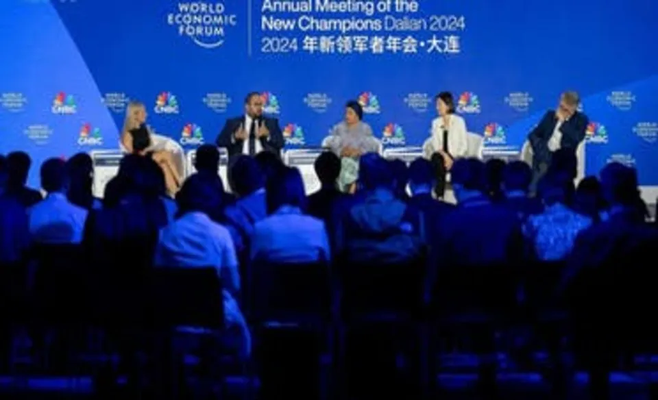 وزير الاقتصاد السعودي : نؤدي دورًا رئيسيًا في مجال أمن الطاقة والعمل المناخي 