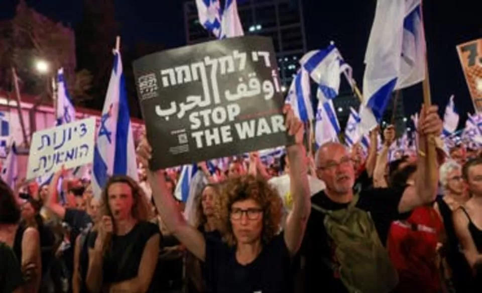 مظاهرات ضد نتنياهو .. وأخرى تطالب بالتصعيد مع حزب الله 