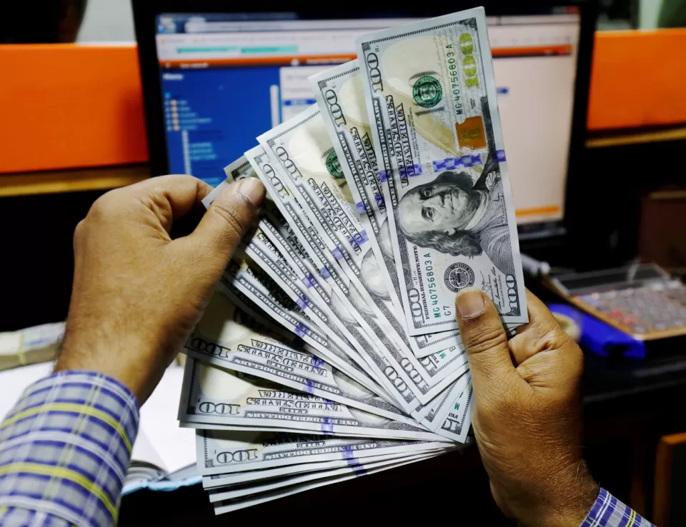 سعر الدولار اليوم في مصر والإمارات والسعودية والجزائر