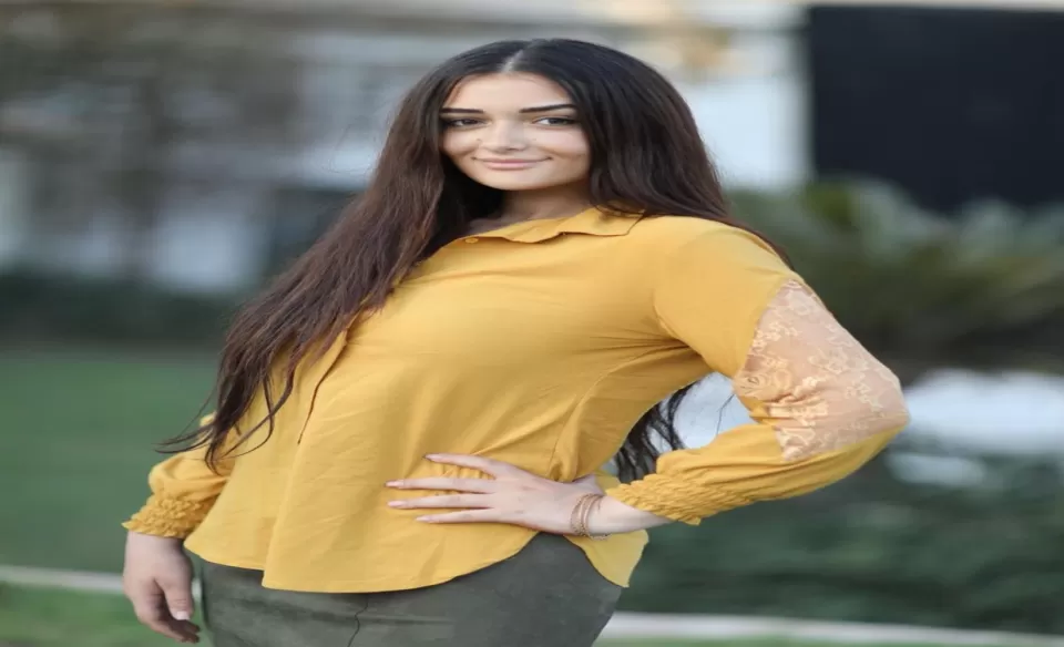 الفنانة ملك أحمد زاهر ترد على شائعات زواجها : "فرح أيه وزواج أيه" 