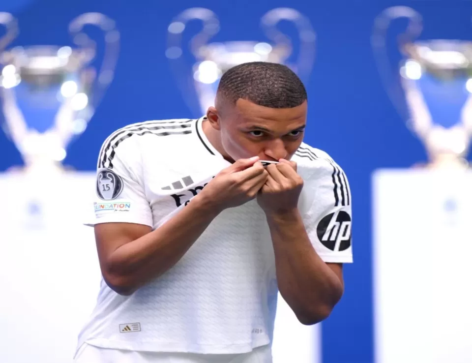 فايزة العماري : نجلي مبابي لم يكذب على ناصر الخليفي 