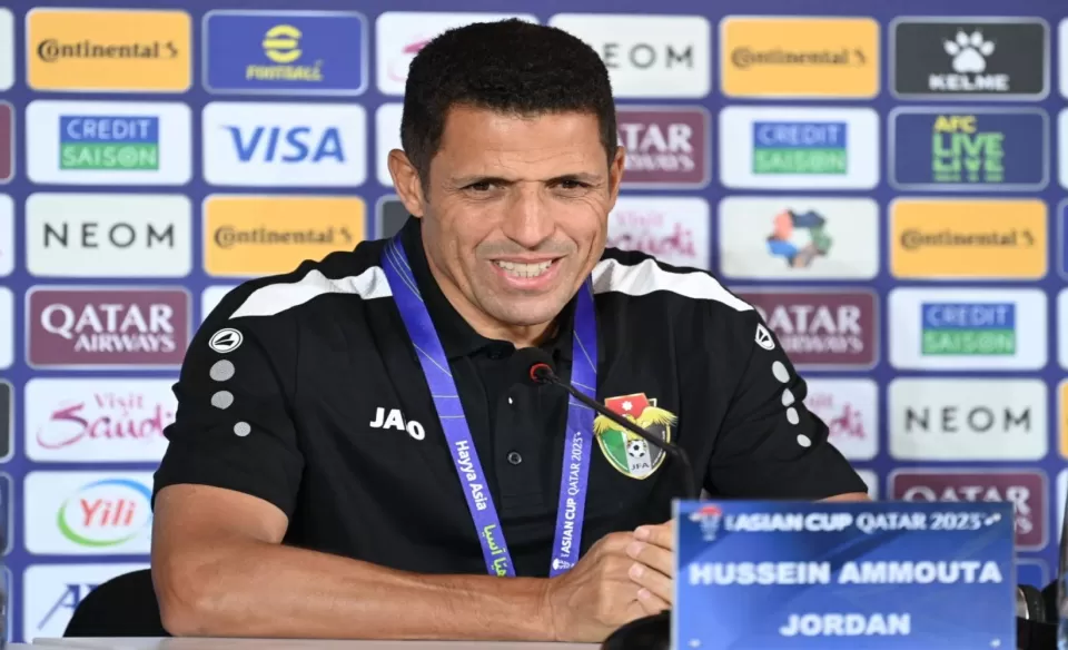 الجيش الملكي المغربي يقترب من التوقيع مع المدرب الحسين عموتة 