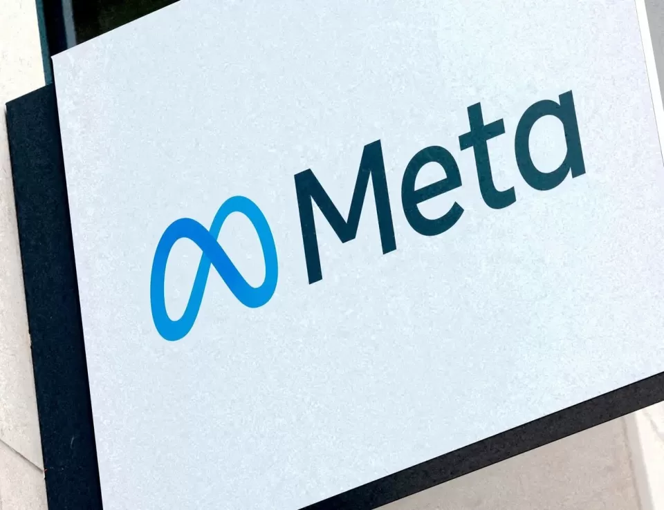 استثمار ضخم من ميتا في شركة نظارات شهيرة