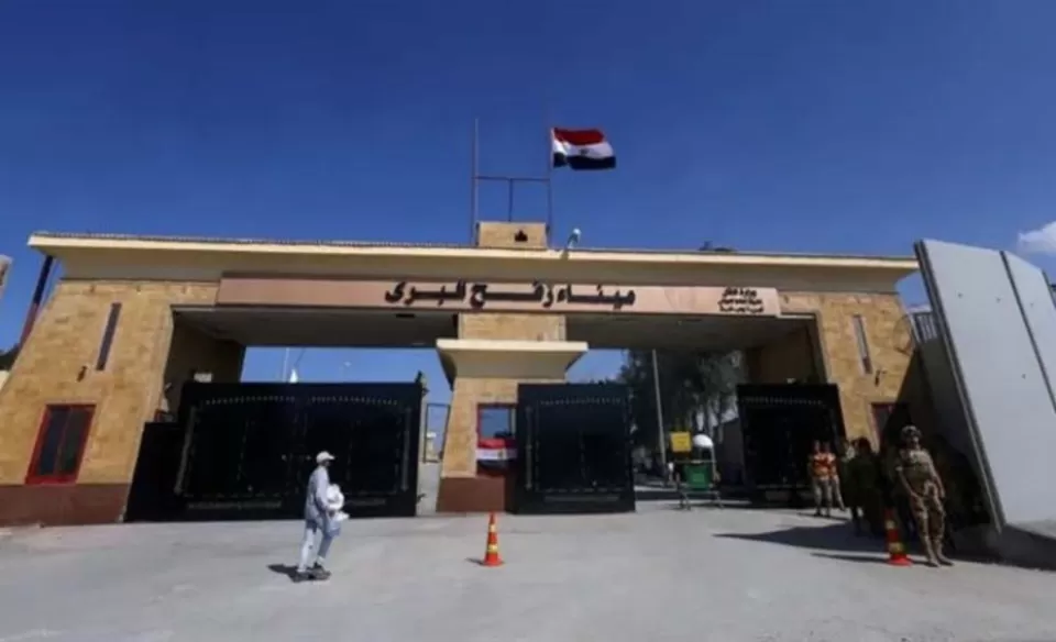 مفاوضات القاهرة تبحث صفقة التبادل وإعادة فتح معبر رفح