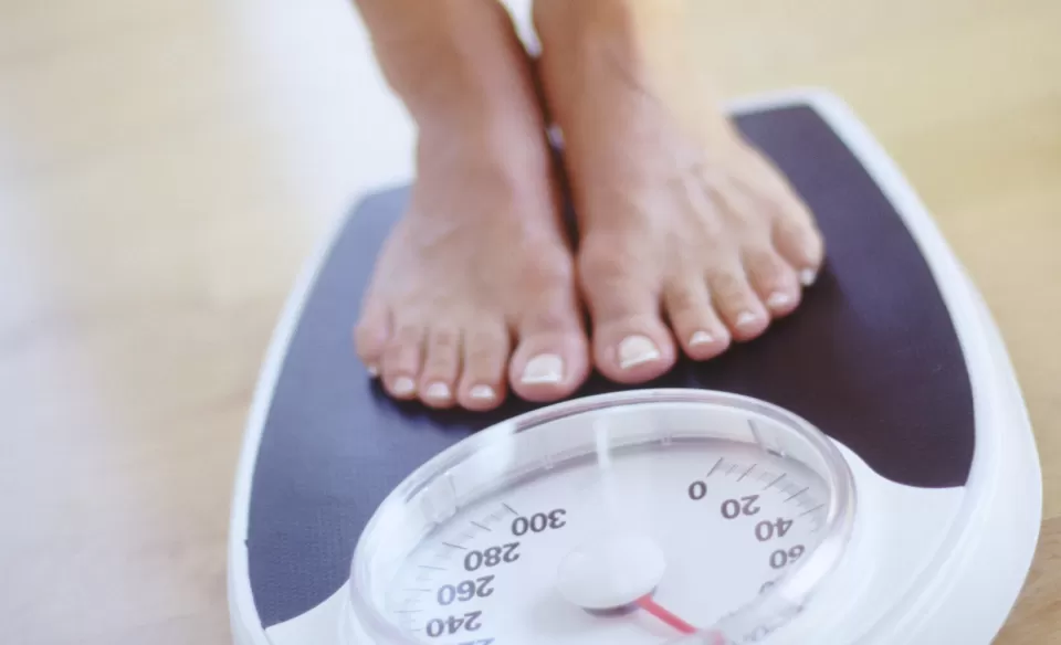 جدل حول عدد مرات قياس الوزن: هل هو مفيد أم ضار