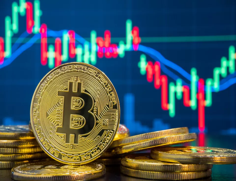 بتكوين وإيثر تنخفضان إلى أدنى مستوياتها بسبب مخاوف الركود