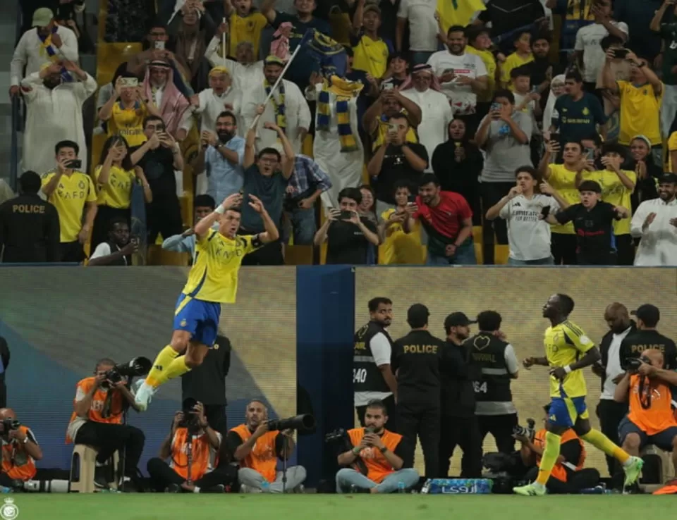 رونالدو يدخل المنافسة على جائزة مميزة بعد نهاية الجولة الأولى من الدوري السعودي 