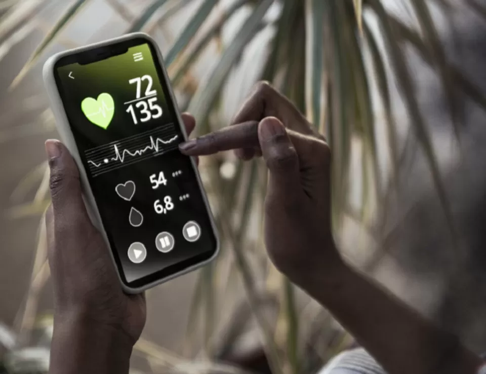 مراجعة علمية تكشف فوائد أدوات الصحة الرقمية في تحسين العافية