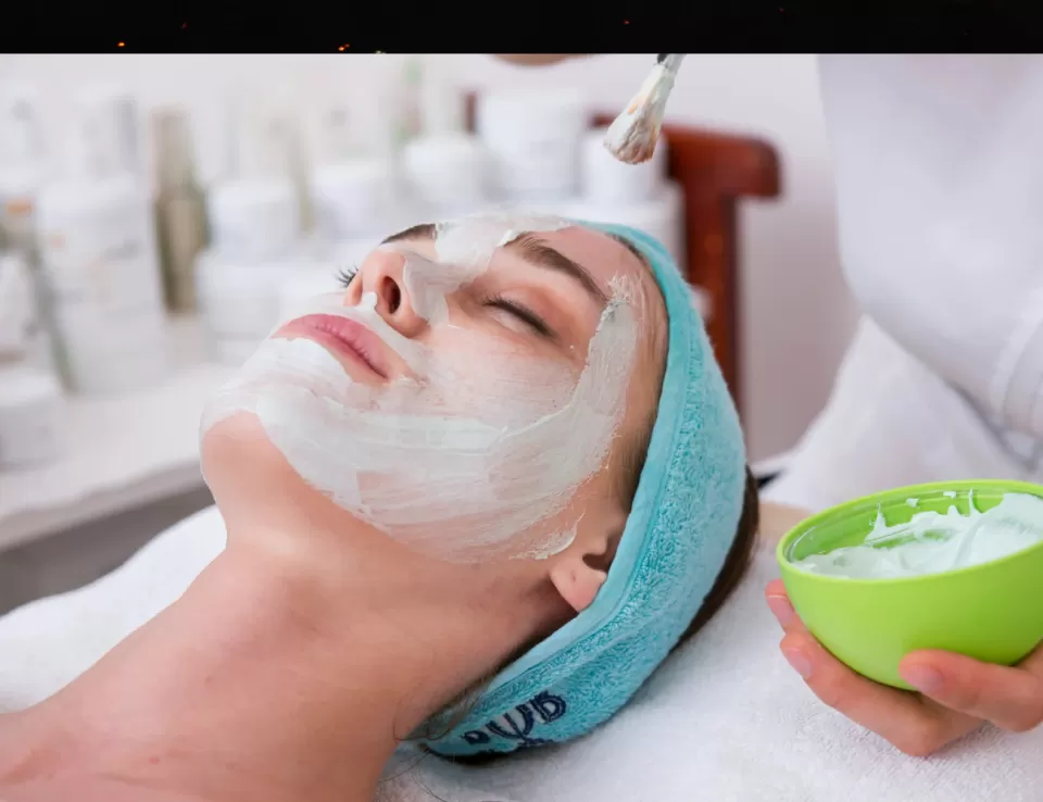 هل تعرضتِ للشمس؟ إليك ماسك طبيعي يهدئ بشرتك
