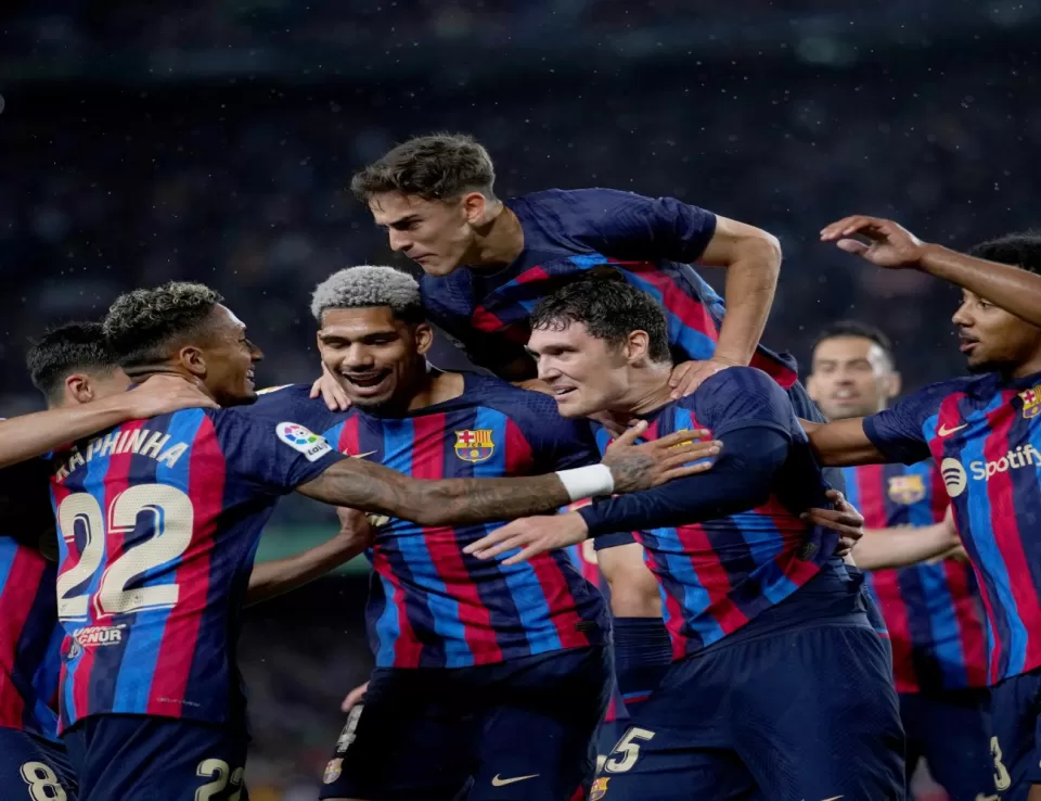 نادي رين الفرنسي يستهدف التعاقد مع مدافع برشلونة