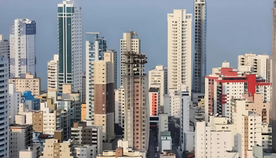 البرازيل تستعد لافتتاح أطول برج سكني في العالم