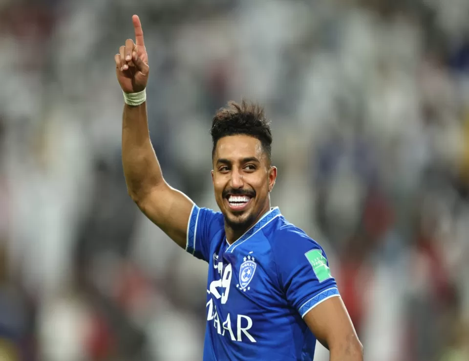 نجم الهلال سالم الدوسري على رادار أحد كبار الأندية السعودية 