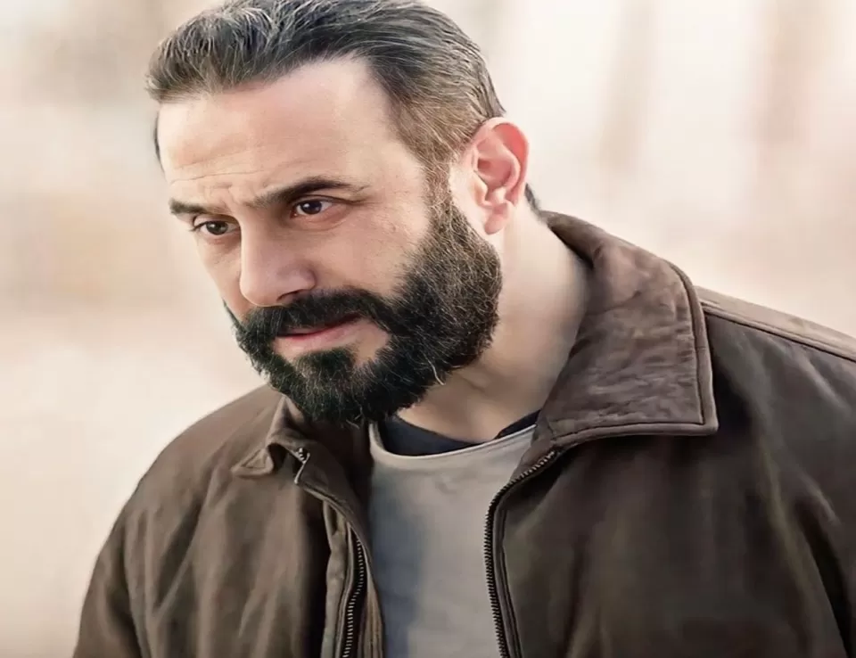 قصي خولي يشن هجومًا حادًّا على منتقديه ويصفهم بـ "المندسّين" قصي خولي يشن هجومًا حادًّا على منتقديه ويصفهم بـ "المندسّين"