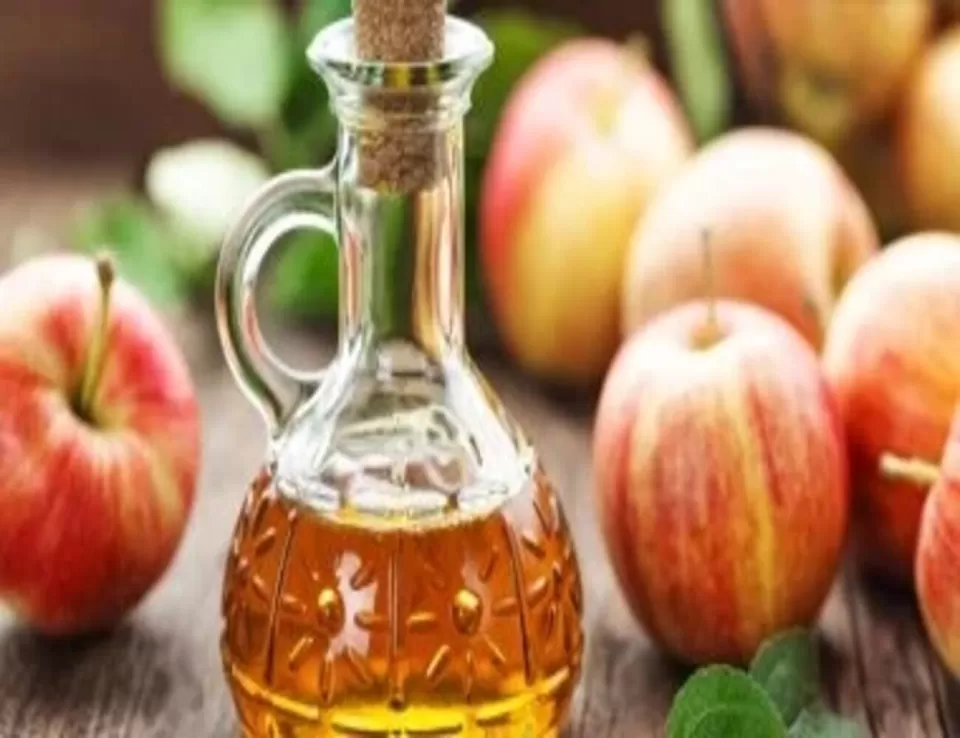 7 آثار جانبية لشرب خل التفاح على معدة فارغة