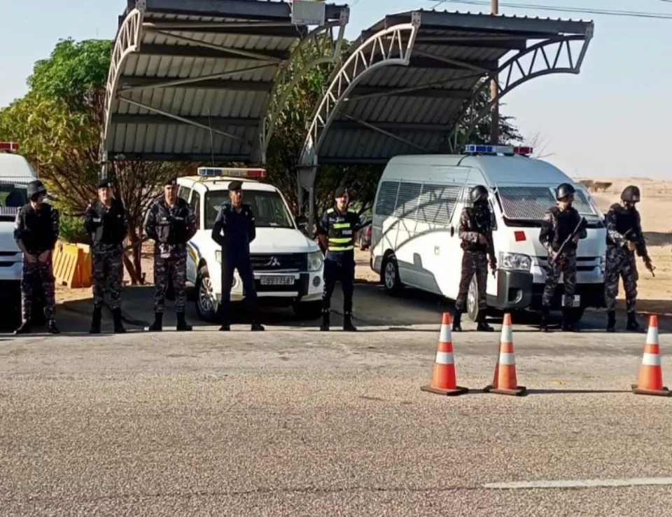 الأمن الأردني يعلن القبض على شخص تسبب بدهس رجل أمن بشكل متعمد 