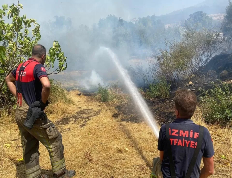  حرائق مستمرة لليوم الرابع  في أزمير وإجلاء الآلاف