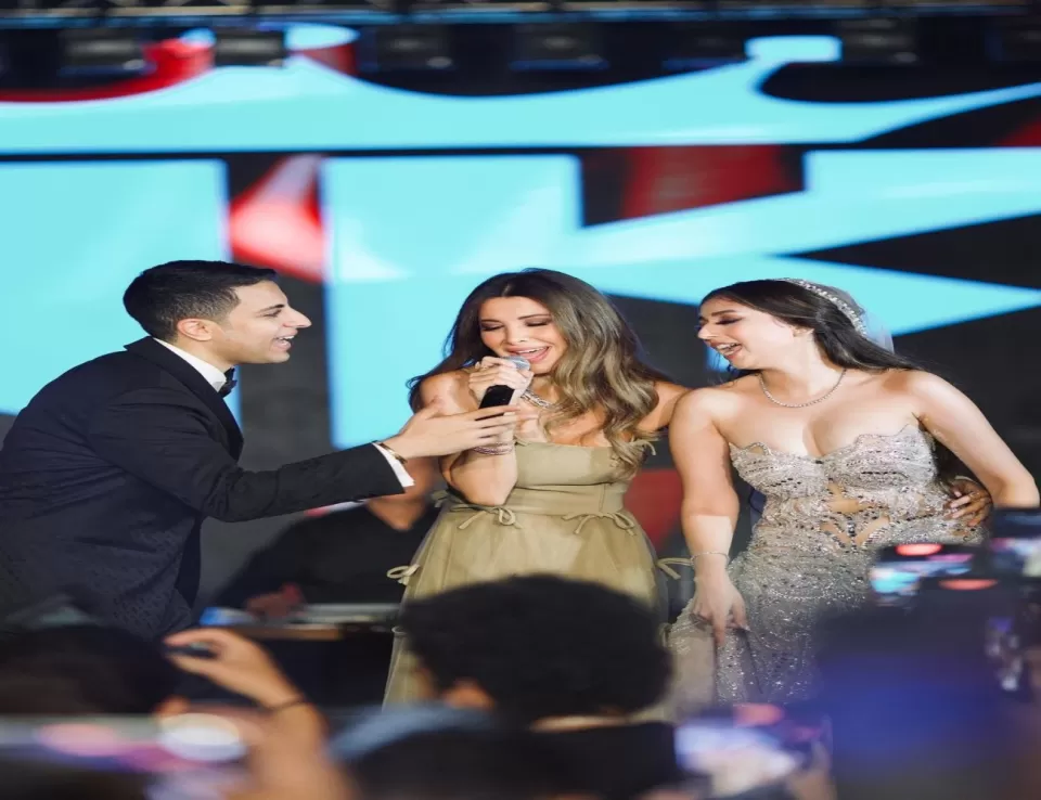 نانسي عجرم بإطلالة تواكب الموضة في مصر 