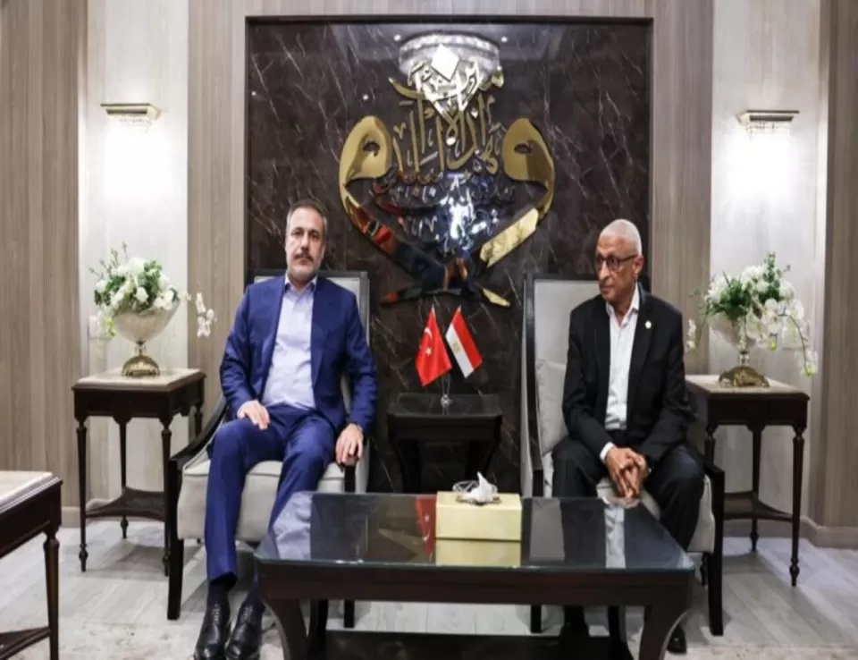 وزير الخارجية التركي يتفقد معبر رفح ويشيد بدور مصر وزير الخارجية التركي يتفقد معبر رفح ويشيد بدور مصر