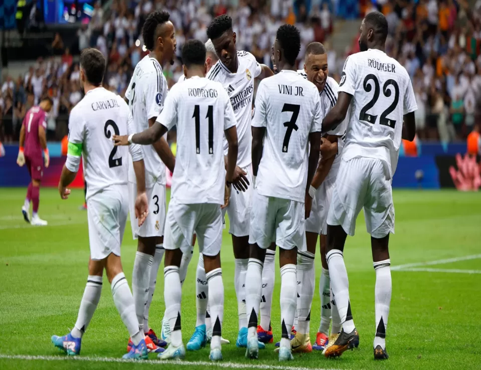 نجم ريال مدريد على أعتاب مغادرة النادي .. وأنشيلوتي يسعى لإقناعه بالبقاء 