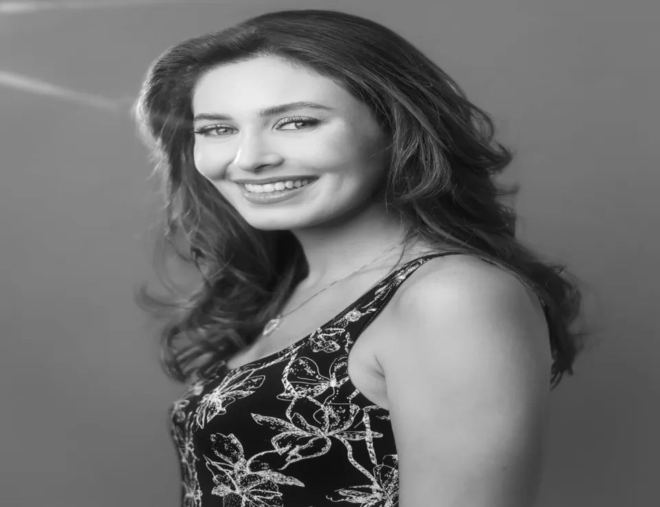 ملكة جمال لبنان لعام 2024 تنشر أول صورة لها بعد تتويجها باللقب 