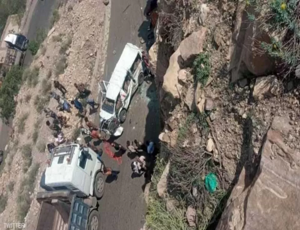 مقتل 16 بحادث حافلة بمنحدر جبلي في جنوب اليمن