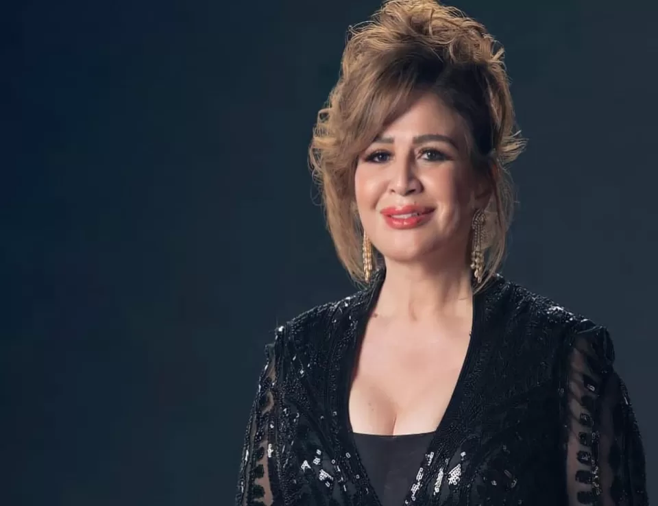 إلهام شاهين تكشف تفاصيل حريق ديكور فيلمها "الحب كله" إلهام شاهين تكشف تفاصيل حريق ديكور فيلمها "الحب كله"