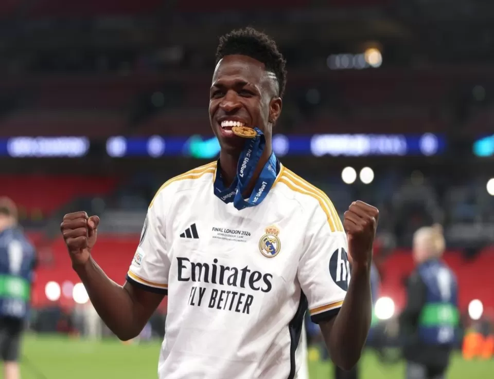 بسبب مبابي وهالاند وتصريحات العنصرية .. مستقبل فينيسيوس مهدد مع ريال مدريد 