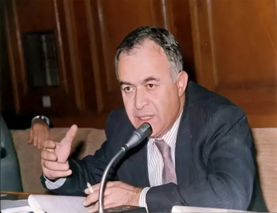 وفاة الأديب الأردني فخري قعوار: قامة أدبية وثقافية بارزة وفاة الأديب الأردني فخري قعوار: قامة أدبية وثقافية بارزة