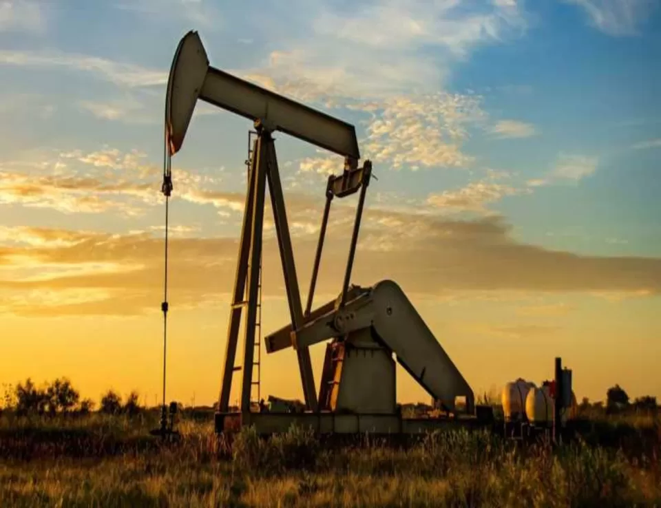 بسبب الصين وتوترات الشرق الأوسط .. أسعار النفط تسجل خسارة بنسبة 7% في أسبوع