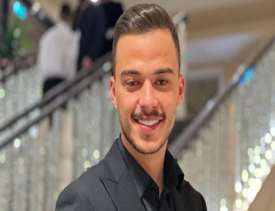 حسام السيلاوي يثير الجدل بصورة غامضة ويشعل التساؤلات حول علاقته بفتاة حسام السيلاوي يثير الجدل بصورة غامضة ويشعل التساؤلات حول علاقته بفتاة