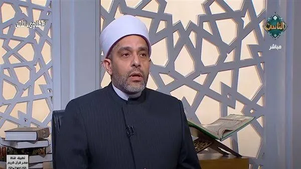 حكم جمع الصلوات أثناء السفر.. أمين الفتوى يوضح