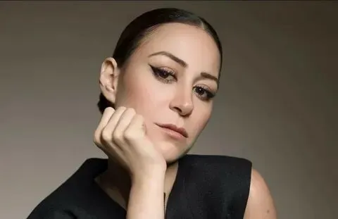 منة شلبي تنفي شائعة مرض والدتها «زيزي مصطفى»