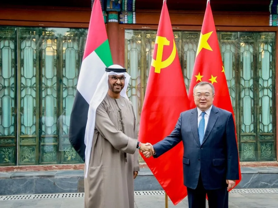 الإمارات والصين تعززان شراكتهما الاستراتيجية في مجالات الطاقة والصناعة والتكنولوجيا الإمارات والصين تعززان شراكتهما الاستراتيجية في مجالات الطاقة والصناعة والتكنولوجيا
