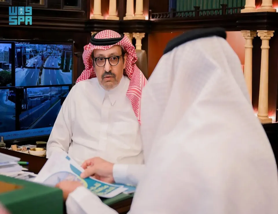 إطلاع أمير الباحة على مسار العمل في محافظة الحجرة