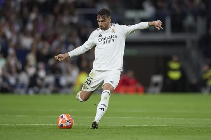 ريال مدريد يُجدد عقد راؤول أسينسيو حتى 2031 بشرط جزائي ضخم