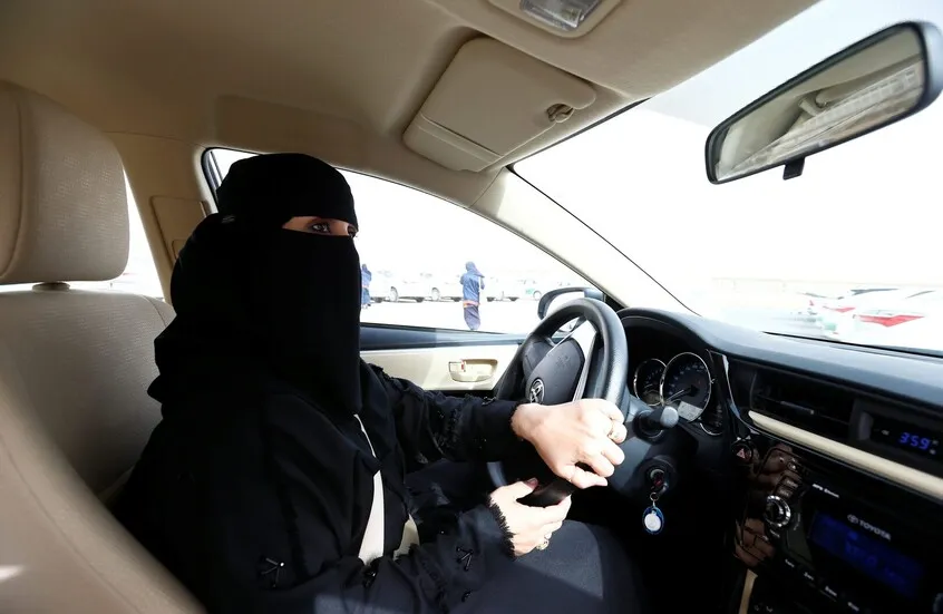 "أوبر" تطلق خدمة "سائقات" في السعودية لرحلات تقودها نساء فقط