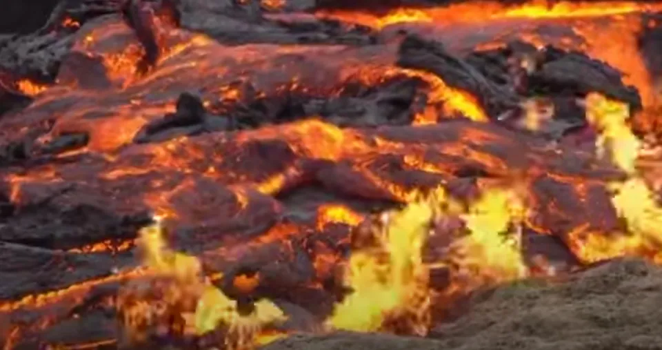 ثوران بركان في آيسلندا للمرة 12 منذ 2021