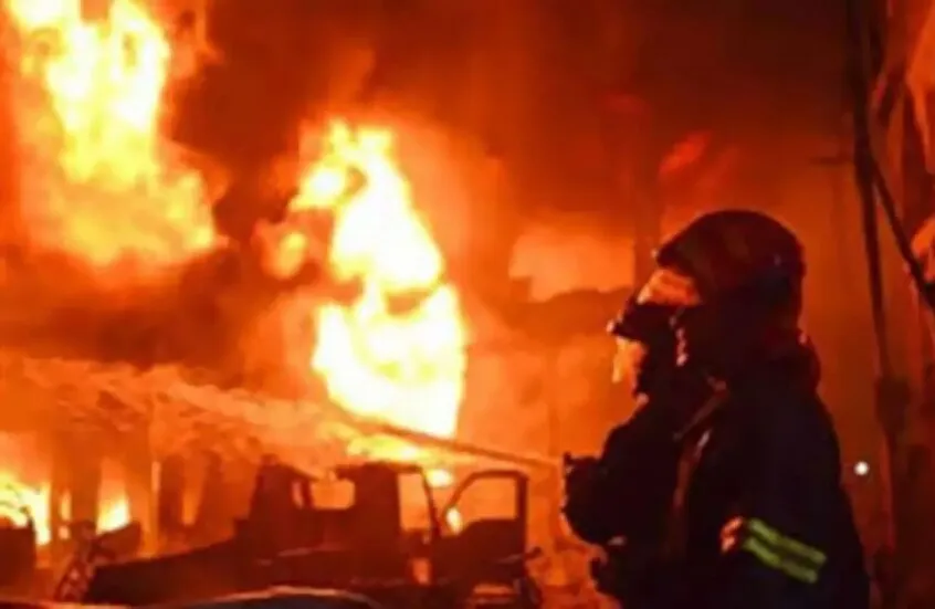 حريق ضخم في البتروكيماويات غرب الإسكندرية يتلف 96 مركبة دون إصابات