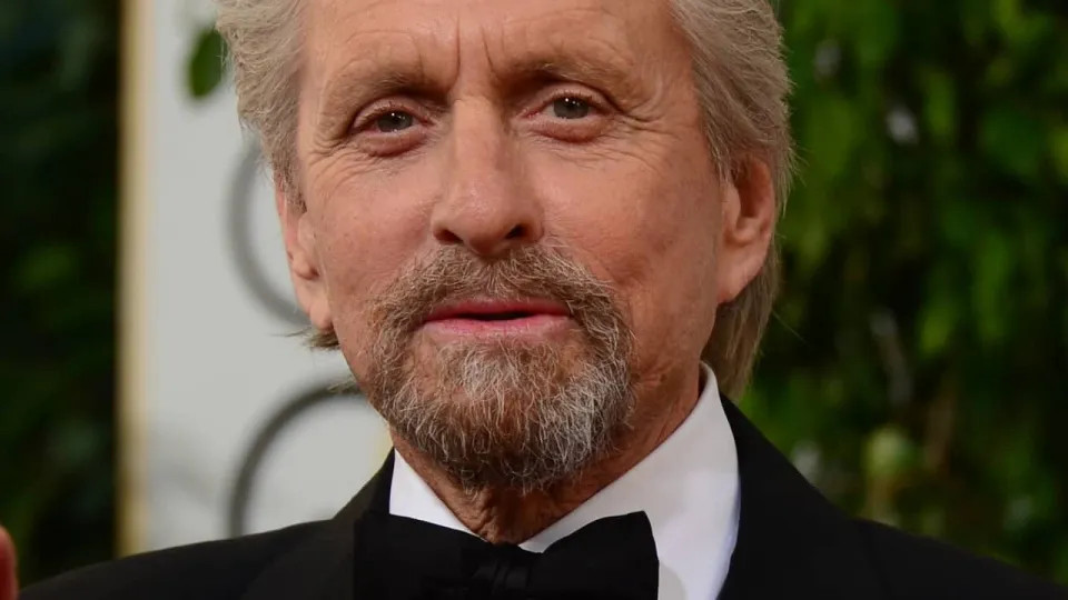 مايكل دوجلاس يوضح حقيقة اعتزاله التمثيل