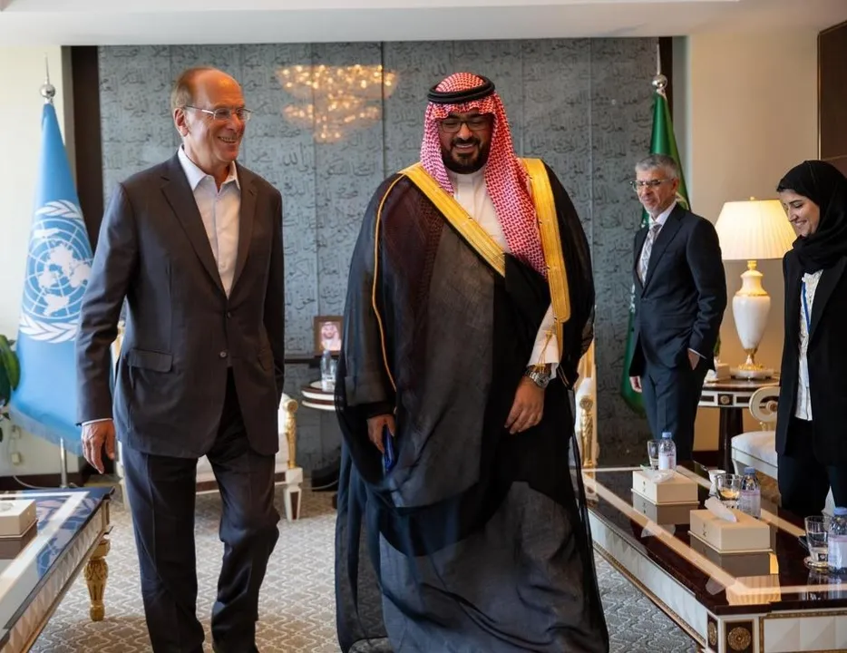 السعودية: وزير الاقتصاد والتخطيط يعقد اجتماعاً استراتيجياً مع الرئيس التنفيذي لشركة BlackRock العالمية