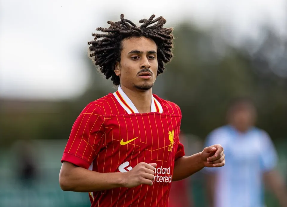 اللاعب المصري كريم أحمد ينضم رسمياً لصفوف ليفربول الإنجليزي
