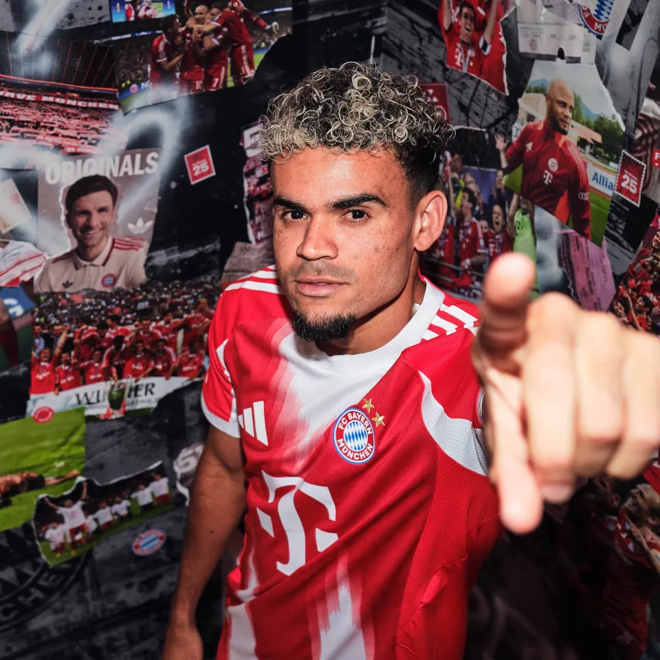 لويس دياز يخوض أول حصة تدريبية مع بايرن ميونخ وسط ترحيب كبير