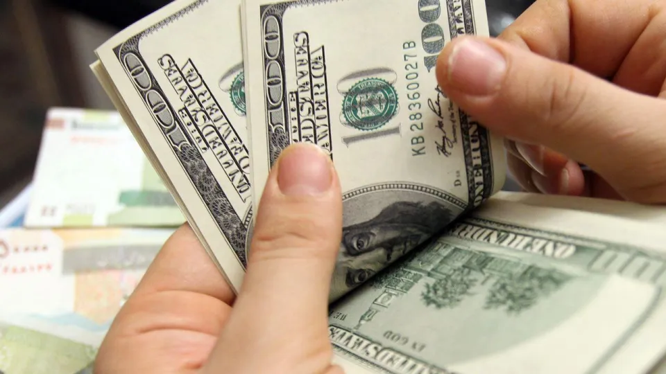 أسعار الدولار اليوم في الإمارات والأردن ومصر والسعودية