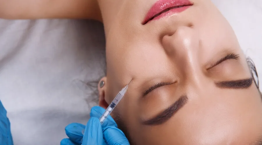 عروس مصرية في غيبوبة بعد جلسة تجميل فاشلة بالجيزة