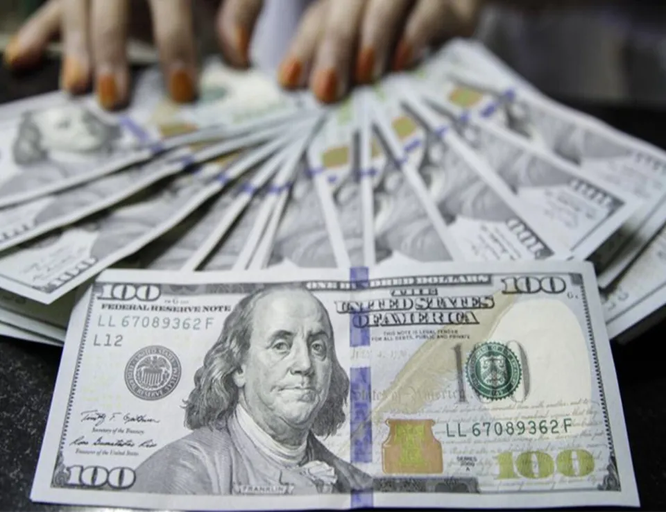 تباين أسعار الدولار اليوم في الأردن ومصر والإمارات والسعودية