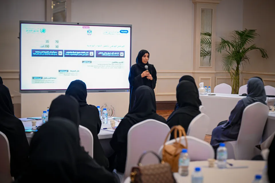 المرأة الإماراتية تواصل ترسيخ حضورها في المجال الاجتماعي والأسري المرأة الإماراتية تواصل ترسيخ حضورها في المجال الاجتماعي والأسري