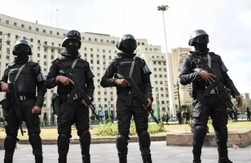 مصر: مواطن يقتل طليقته طعنًا في شارع كرموز بالإسكندرية